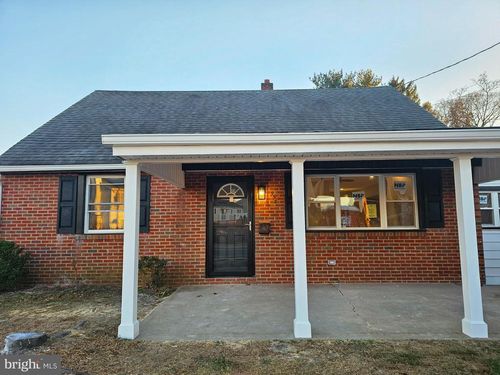 952 Columbus Rd, Burlington, NJ, 08016-2842 | Card Image