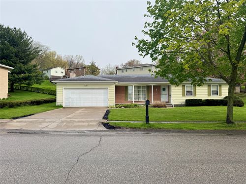 929 Ruth Ave, Erie, PA, 16509-2940 | Card Image