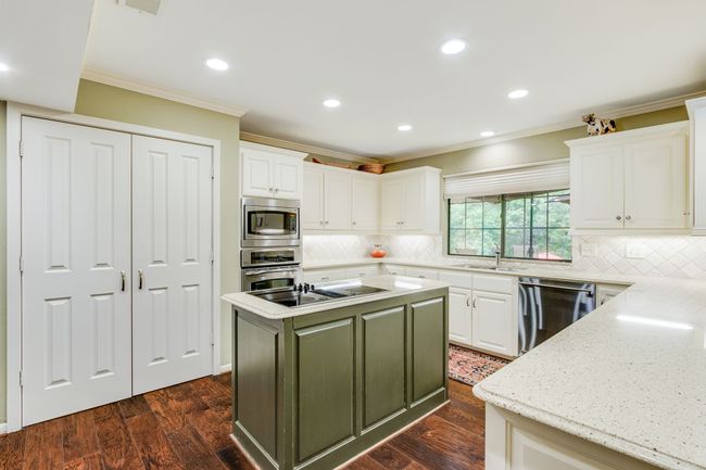 Stainless steel appliances | Image 13