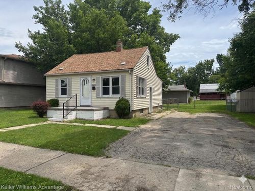 25858 Leach St, Roseville, MI, 48066-3669 | Card Image