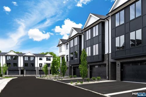 28 Skie Dr, Paramus, NJ, 07652-1634 | Card Image