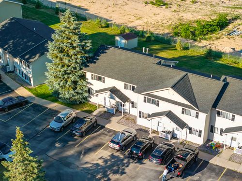 3816 Vale Dr, Traverse City, MI, 49686-2977 | Card Image