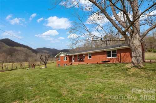 17 Boyd Cove Rd, Leicester, NC, 28748-5604 | Card Image
