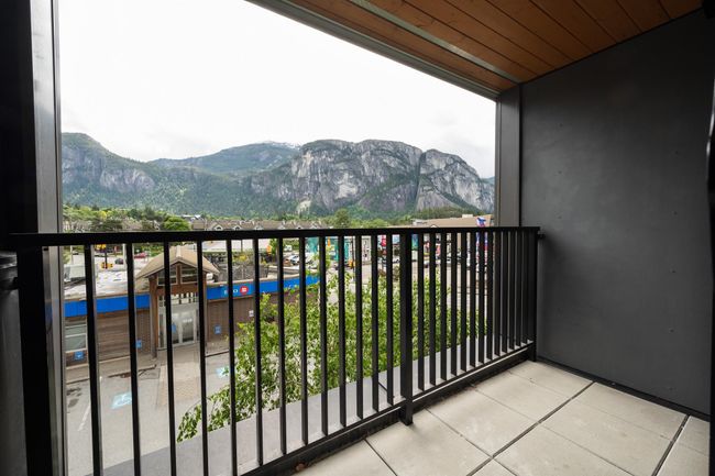 214 - 1365 Pemberton Avenue, Condo with 2 bedrooms, 1 bathrooms and 1 parking in Squamish BC | Image 2