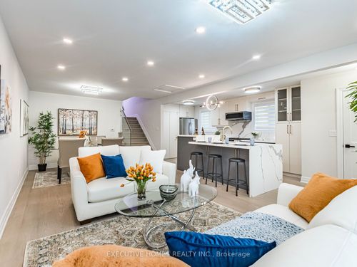 2685 Windjammer Rd, Mississauga, ON, L5L1T3 | Card Image