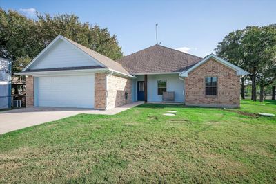 510 Meadow Pond Court, House other with 4 bedrooms, 2 bathrooms and null parking in Runaway Bay TX | Image 1