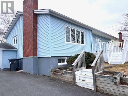 5 Prince St, Clarenville, NL, A5A1W4 | Card Image