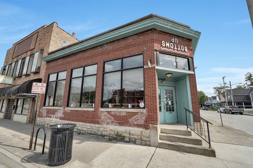 1069 W Broad St, Columbus, OH, 43222-1440 | Card Image