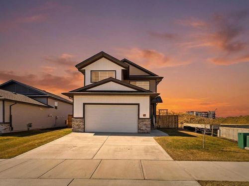 56 Trinity St, Lacombe, AB, T4L0L1 | Card Image