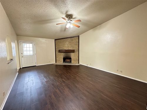 1833 Castle Dr, Garland, TX, 75040-5408 | Card Image