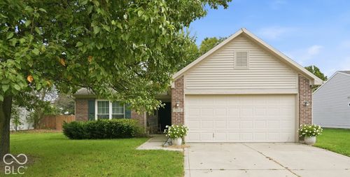 13315 Eastwood Ln, Fishers, IN, 46038-5842 | Card Image