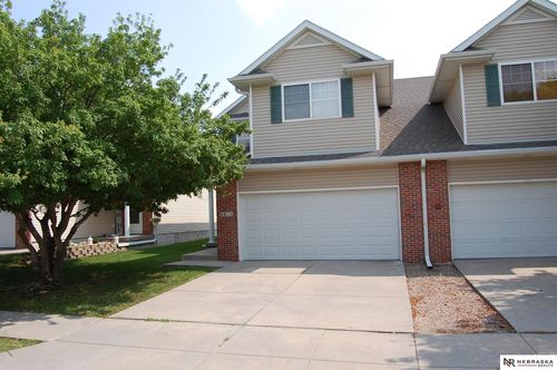 8815 Venice Ln, Lincoln, NE, 68526-9743 | Card Image