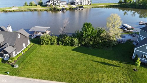 13372 Cambridge Cove Way, Fishers, IN, 46055-9910 | Card Image