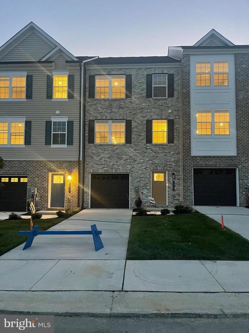 16521 Green Glade Dr, BRANDYWINE, MD, 20613-6303 | Card Image