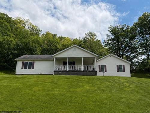149 Glady Creek Dr, Fairmont, WV, 26554-7747 | Card Image