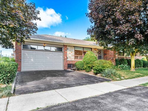 150 Codsell Ave, North York, ON, M3H3W6 | Card Image