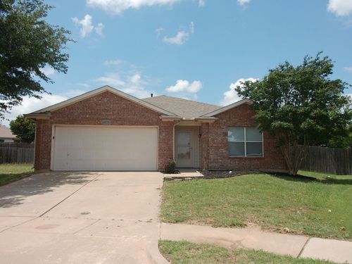 1401 Horseshoe Bend Court, Fort Worth, TX, 76131 | Card Image