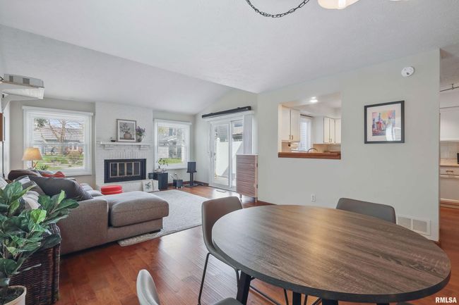 5952 Crow Valley Park Dr, Condo with 2 bedrooms, 2 bathrooms and null parking in Davenport IA | Image 13
