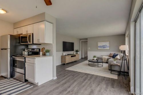 apt-27-2163 Decker Rd, Walled Lake, MI, 48390-2506 | Card Image