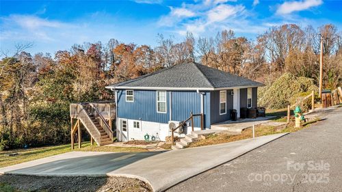 428 Folk St Nw, Lenoir, NC, 28645-4226 | Card Image