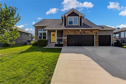 1409 Ne Jaclyn Dr, Grain Valley, MO, 64029-7837 | Card Image