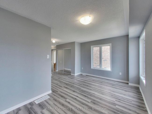 487 Rossland Rd E, House attached with 3 bedrooms, 3 bathrooms and 1 parking in Ajax ON | Image 7