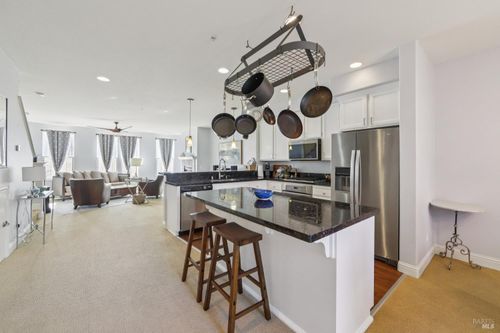 125 Johnson St, Windsor, CA, 95492-7435 | Card Image