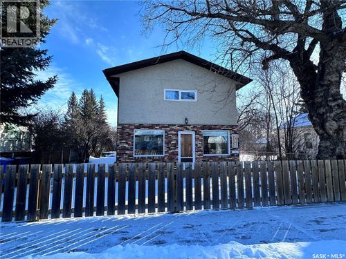 732 101st St, North Battleford, SK, S9A0Z1 | Card Image