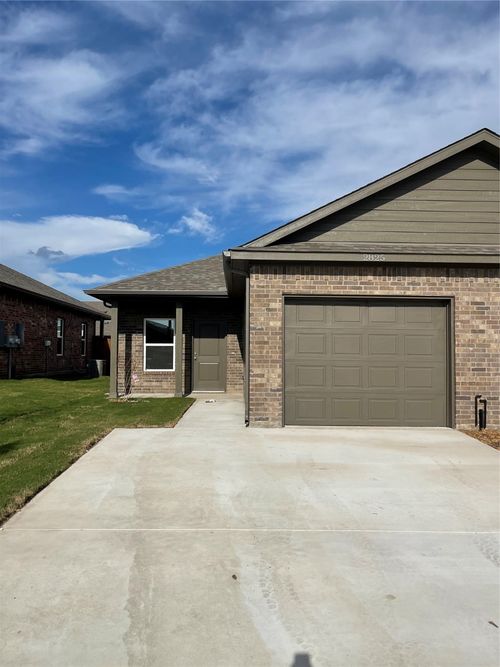 2825 Peony Dr, Sherman, TX, 75092-1100 | Card Image