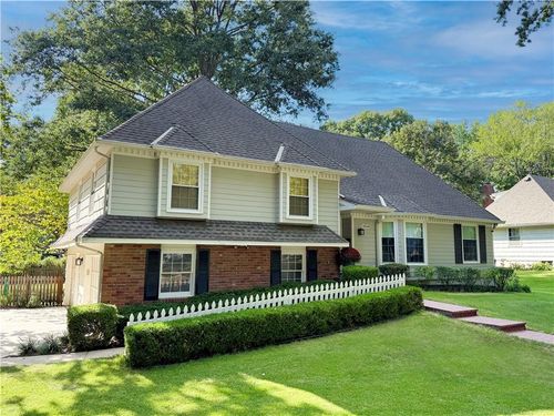 10508 Ensley Ln, Leawood, KS, 66206-2549 | Card Image