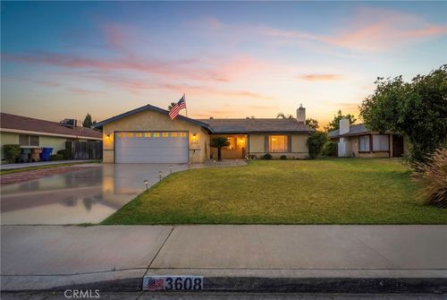 3608 S Half Moon Dr, Bakersfield, CA, 93309-5655 | Card Image