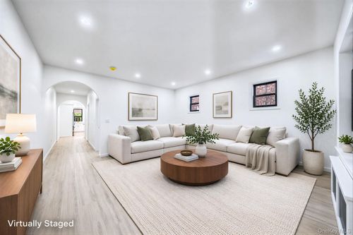 53 E 59th St, New York, NY, 10022-1104 | Card Image