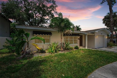 910 Snell Isle Blvd Ne, ST PETERSBURG, FL, 33704-3830 | Card Image