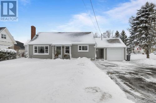 312 Central St, Summerside, PE, C1N3M9 | Card Image