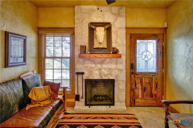 guest living | Image 26