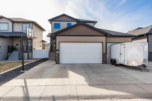 324 Somerside Cres Se, Medicine Hat, AB, T1B0N3 | Card Image