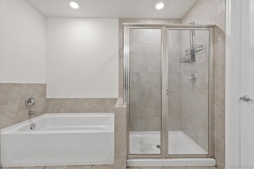 8832 Pioneer St, Washington Township, MI, 48094-2974 | Card Image