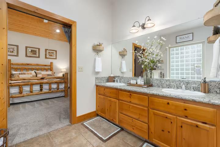 Residential in Shaver Lake 5