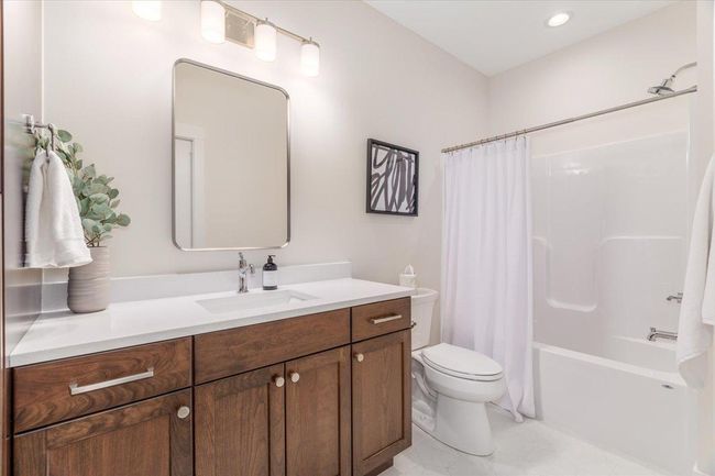 Guest Bathroom | Image 12