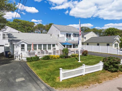 90 Kings Hwy, Hampton, NH, 03842-4318 | Card Image