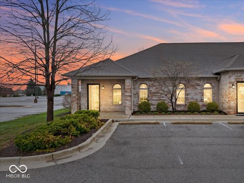 299 Shiloh Crossing Dr, Avon, IN, 46123-7162 | Card Image