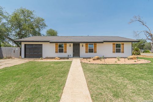 1215 Olive St, Jourdanton, TX, 78026-2214 | Card Image