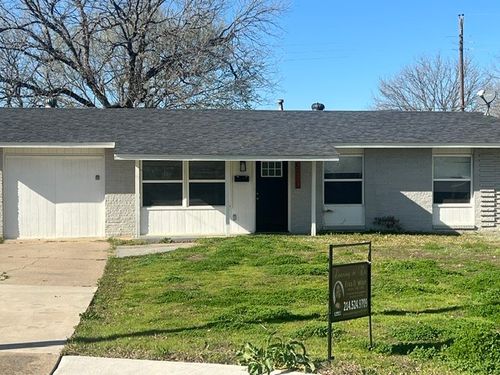 3221 Ridgeview Cir, Irving, TX, 75062-4161 | Card Image