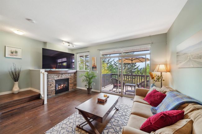 25 - 320 Decaire Street, Townhouse with 3 bedrooms, 2 bathrooms and 2 parking in Coquitlam BC | Image 7