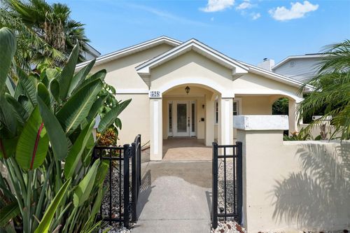 528 Lucerne Ave, TAMPA, FL, 33606-4035 | Card Image