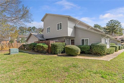 4908 Willow Ln, Austell, GA, 30106-2725 | Card Image