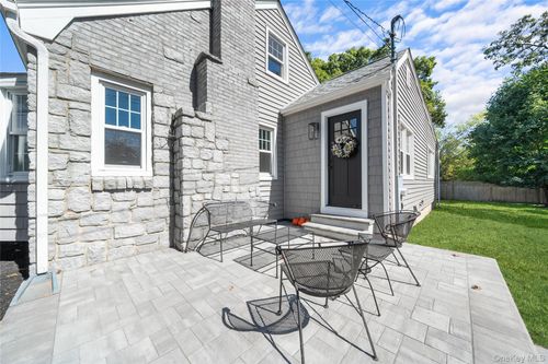 39 Paulanna Ave, Bayport, NY, 11705-2127 | Card Image