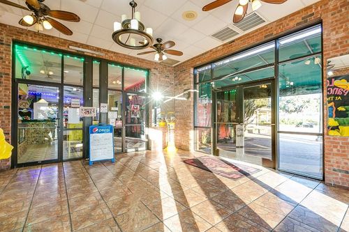 34 E Avenue D, San Angelo, TX, 76903-6937 | Card Image