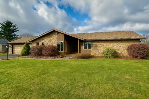 10 Camels Hump Dr, Barre, VT, 05641-8320 | Card Image