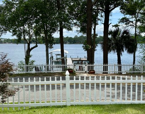 1199 N Bayshore Dr, Valparaiso, FL, 32580-1385 | Card Image